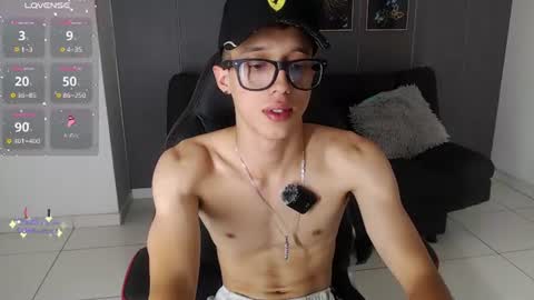 Snapshot of skinny_bigcock20 chatting on June 26, 8:46 pm skinny_bigcock20 online show from June 26, 8:46 pm