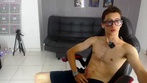 Snapshot of skinny_bigcock20 chatting on July 21, 10:56 pm skinny_bigcock20 online show from July 21, 10:56 pm