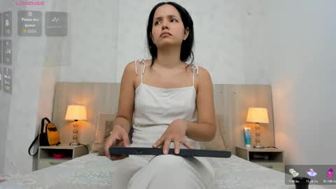 Snapshot of skinny_isabela chatting on November 25, 11:32 am Isabela online show from November 25, 11:32 am