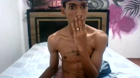 Snapshot of skinny_long_cock chatting on June 5, 5:36 am Albert online show from June 5, 5:36 am