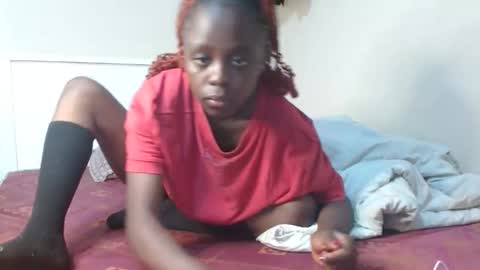 Snapshot of skinny_petite18 chatting on December 14, 2:11 pm Munah online show from December 14, 2:11 pm