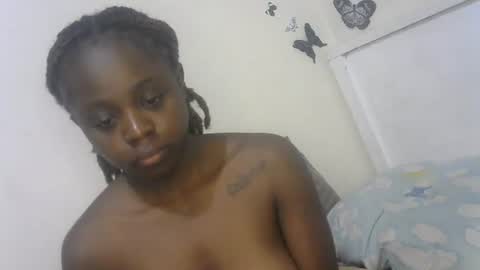 Snapshot of skinny_petite18 chatting on July 11, 10:18 am Munah online show from July 11, 10:18 am