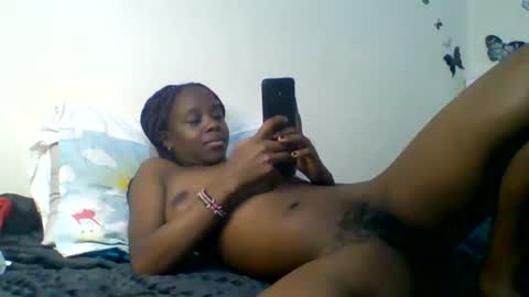 Snapshot of skinny_petite18 chatting on July 30, 11:37 pm Munah online show from July 30, 11:37 pm