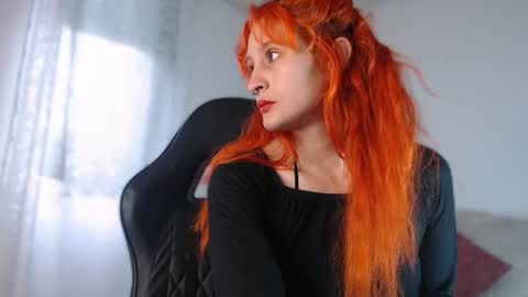 Snapshot of skinny_raven chatting on June 22, 10:18 pm Marion online show from June 22, 10:18 pm