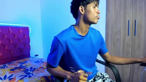 sam online show from April 10, 2:50 am