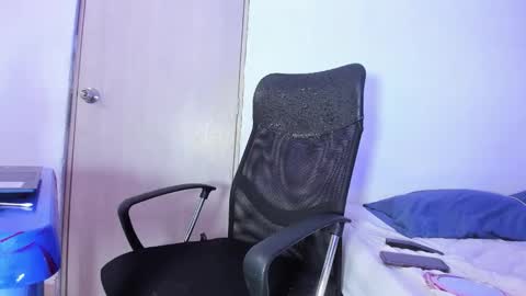 Snapshot of skinnyanai chatting on April 11, 3:49 pm anai online show from April 11, 3:49 pm