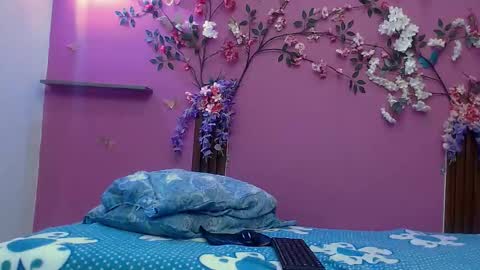 Snapshot of skinnybarbie022 chatting on September 12, 1:17 am barbi online show from September 12, 1:17 am