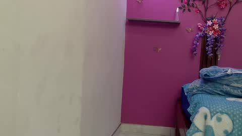 Snapshot of skinnybarbie022 chatting on September 14, 12:32 am barbi online show from September 14, 12:32 am