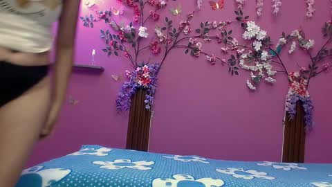 Snapshot of skinnybarbie022 chatting on September 22, 1:29 am barbi online show from September 22, 1:29 am