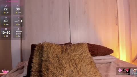 Snapshot of skinnydoll_1 chatting on January 22, 7:13 pm Mila online show from January 22, 7:13 pm