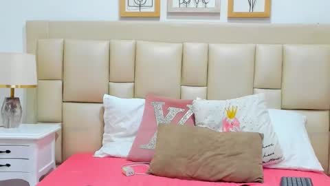 SkinnyGirl online show from November 24, 7:24 pm