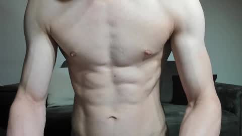 skinnyguywithbigd online show from April 25, 12:35 am