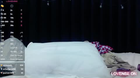 Snapshot of skinnyneighbour_ chatting on December 31, 6:05 am Karla online show from December 31, 6:05 am