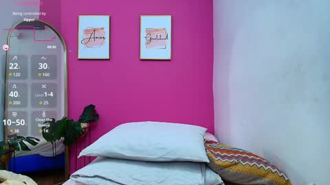Snapshot of skinnyneighbour_ chatting on January 17, 6:15 am Karla online show from January 17, 6:15 am