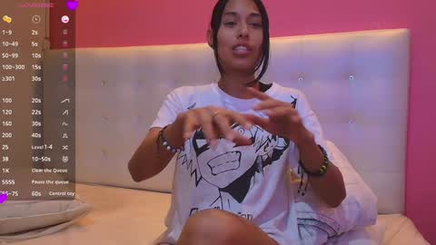 Snapshot of skinnyneighbour_ chatting on February 7, 6:03 am Karla online show from February 7, 6:03 am