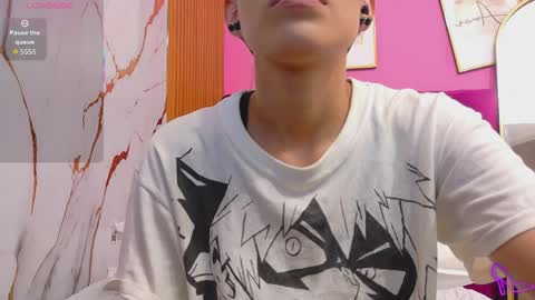 Snapshot of skinnyneighbour_ chatting on May 12, 3:36 am Karla online show from May 12, 3:36 am