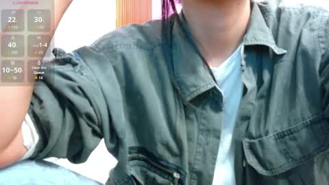 Snapshot of skinnyneighbour_ chatting on May 26, 3:35 am Karla online show from May 26, 3:35 am