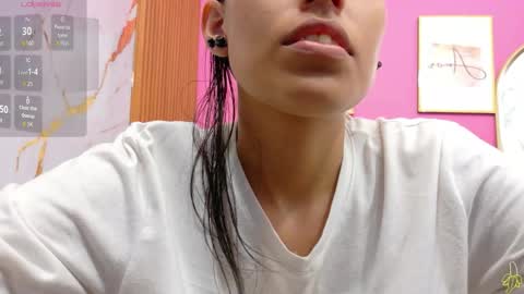 Snapshot of skinnyneighbour_ chatting on May 28, 3:04 am Karla online show from May 28, 3:04 am