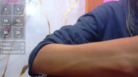 Snapshot of skinnyneighbour_ chatting on June 25, 2:55 am Karla online show from June 25, 2:55 am