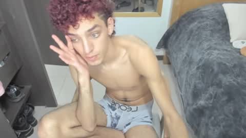 skinnypipe15 online show from October 23, 11:57 pm