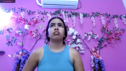 Snapshot of skinnysofia18 chatting on July 1, 2:07 pm sofia online show from July 1, 2:07 pm