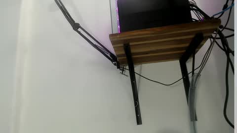 Snapshot of skinnyverus18 chatting on May 23, 7:29 pm VERUS online show from May 23, 7:29 pm