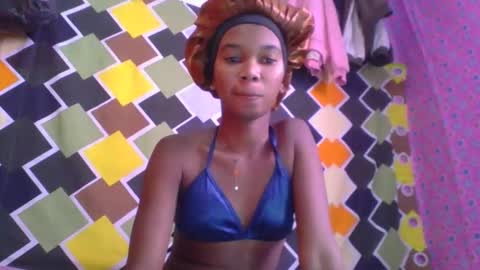 skinygirl2 online show from June 9, 7:31 am