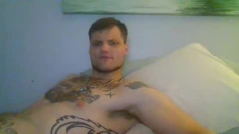 Snapshot of skittles19944 chatting on January 13, 2:50 am kittle online show from January 13, 2:50 am