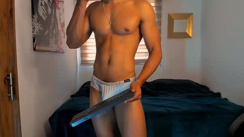 Liam Vokov online show from December 9, 3:00 pm