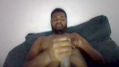 Snapshot of skulldaddy1 chatting on August 6, 11:23 am skulldaddy1 online show from August 6, 11:23 am