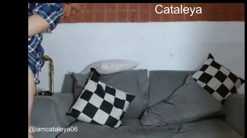 Snapshot of skulycataleya chatting on February 22, 6:06 am skulycataleya online show from February 22, 6:06 am