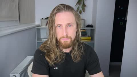 sky_guy25 online show from October 30, 9:37 pm