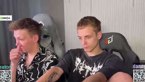 Snapshot of sky_hunter chatting on June 21, 3:03 pm sky_hunter online show from June 21, 3:03 pm