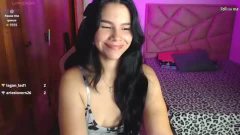 Snapshot of sky_lover_ chatting on June 27, 10:20 am Sky online show from June 27, 10:20 am