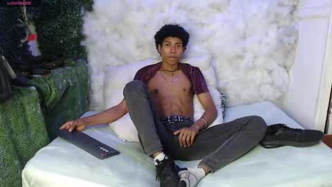 sky_walkerss online show from March 2, 3:41 am