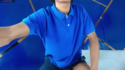 sky_walkerss online show from May 1, 5:17 pm