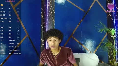sky_walkerss online show from May 3, 5:08 pm