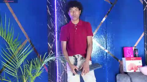 Snapshot of sky_walkerss chatting on June 13, 3:54 pm sky_walkerss online show from June 13, 3:54 pm