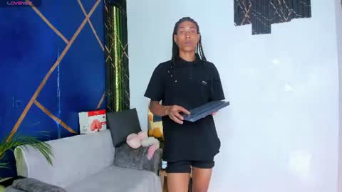 Snapshot of sky_walkerss chatting on July 4, 6:47 pm sky_walkerss online show from July 4, 6:47 pm