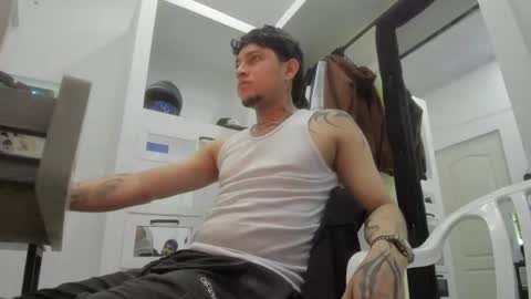 sky_wild online show from July 4, 2:51 am