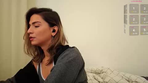 Vi online show from December 14, 8:35 pm