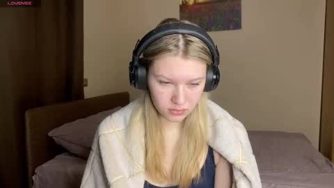 skyedavis online show from February 4, 6:47 pm