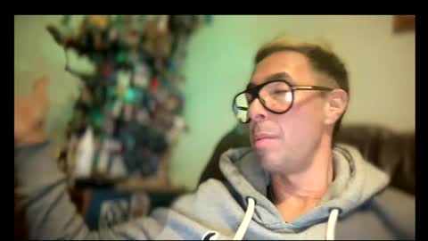 Snapshot of skyfly333 chatting on May 8, 4:23 pm IAN HARD online show from May 8, 4:23 pm