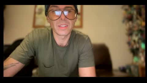Snapshot of skyfly333 chatting on May 26, 2:57 pm IAN HARD online show from May 26, 2:57 pm