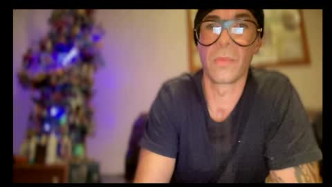 Snapshot of skyfly333 chatting on June 6, 4:33 pm IAN HARD online show from June 6, 4:33 pm