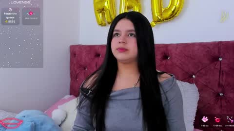Snapshot of skyhotgirl chatting on April 3, 7:56 pm Sky online show from April 3, 7:56 pm