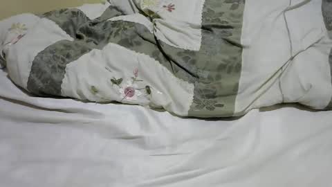 Snapshot of skylar2544 chatting on October 31, 6:31 pm skylar2544 online show from October 31, 6:31 pm