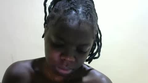 Snapshot of skylar2544 chatting on December 15, 1:21 am skylar2544 online show from December 15, 1:21 am