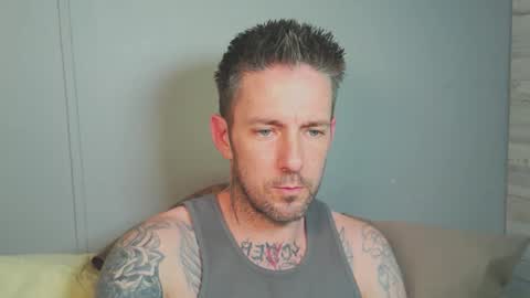 Snapshot of skylarrgrey chatting on May 27, 7:22 pm SkylarGrey online show from May 27, 7:22 pm