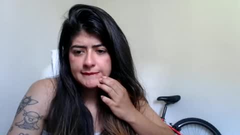 Snapshot of skyler1195 chatting on June 22, 5:32 pm Skyler online show from June 22, 5:32 pm